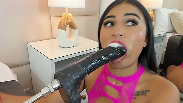 AntoniaRoss_'s cam snapshot