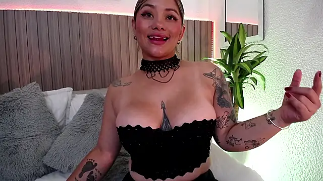 IndieMiller's cam snapshot