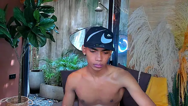 AlanCutee live sex cam