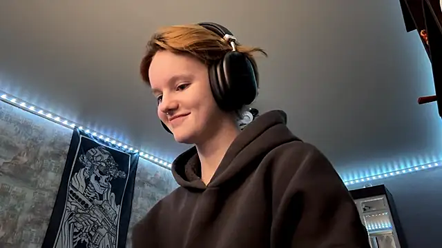 CutieGoga's cam snapshot