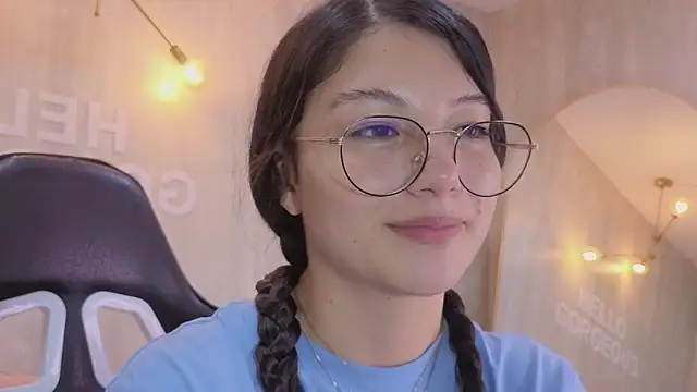 Evadeep_a's cam snapshot