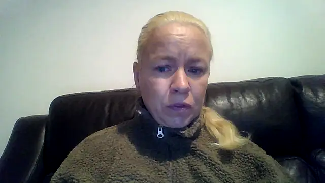 jennyblondeuk live sex cam