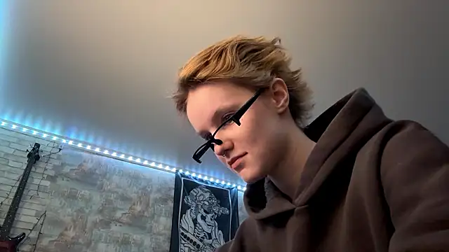 CutieGoga's cam snapshot