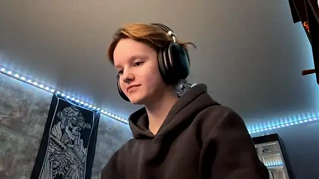 CutieGoga's cam snapshot