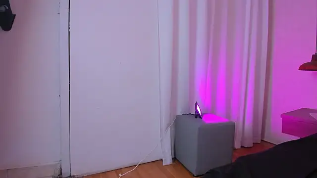 cloehill_'s cam snapshot