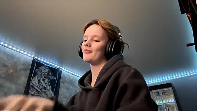 CutieGoga's cam snapshot