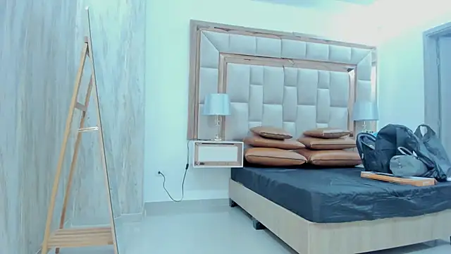 ValentinaBreats's cam snapshot