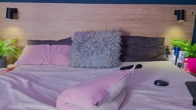 SarahMiler_'s cam snapshot