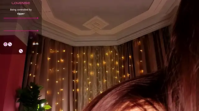 Lucy_louras's cam snapshot