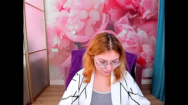 AngelinaLow's cam snapshot