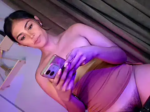 sassysiren28 live sex cam