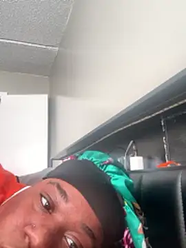 Tassiagay's cam snapshot