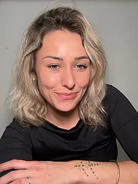 petrouchkaaa_ live sex cam