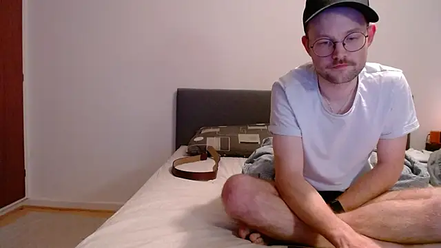 _whoisthatguy_'s cam snapshot