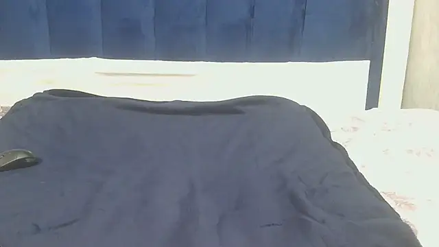 SlimBitch202's cam snapshot