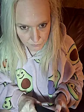 Bouncy-Bella28X live sex cam