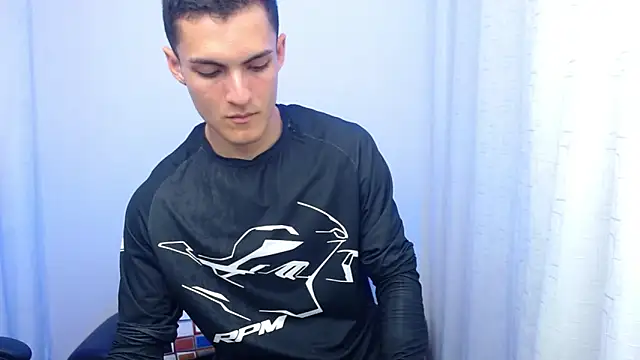 Matiius18 live sex cam