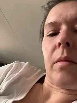 CUMFOREVERY1nTitTiES2's cam snapshot