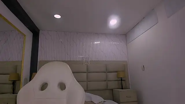 NaomiFrost's cam snapshot