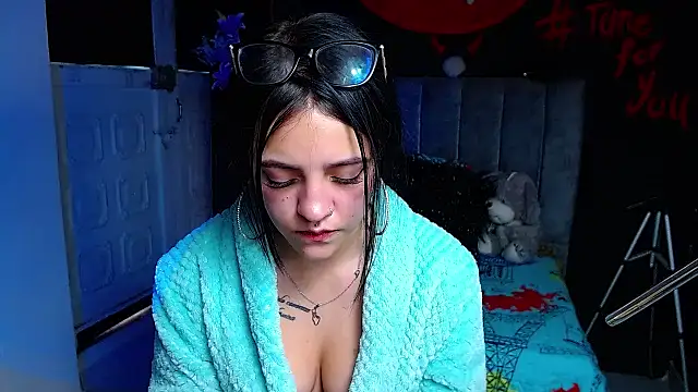 Violettasquirt's cam snapshot