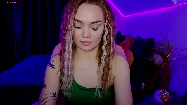 KitsyMoore's cam snapshot