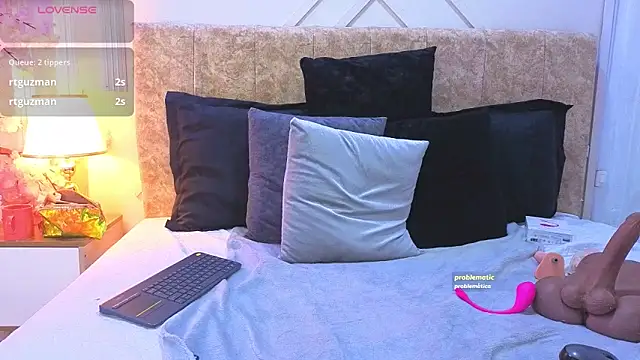 ashley__foxx_'s cam snapshot