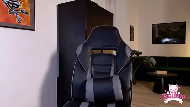 Rubbernina live sex cam