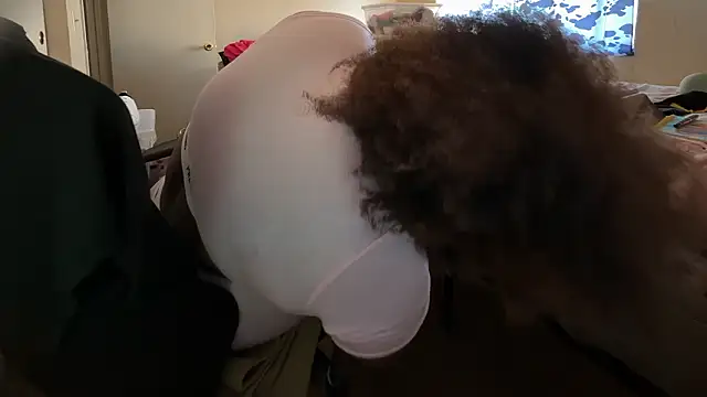 -Yagurlwest live sex cam