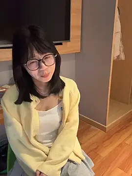 Ella-AAAAA live sex cam