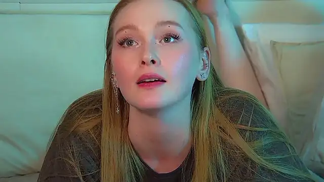 AgataFoxley's cam snapshot