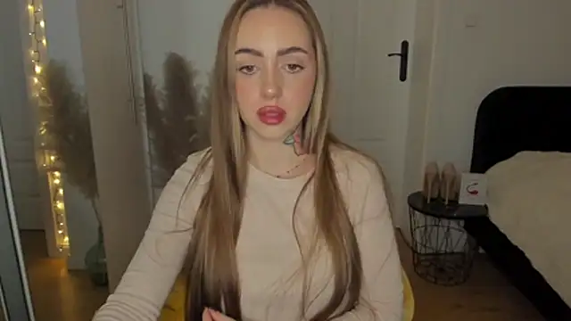 sexyCoralie's cam snapshot