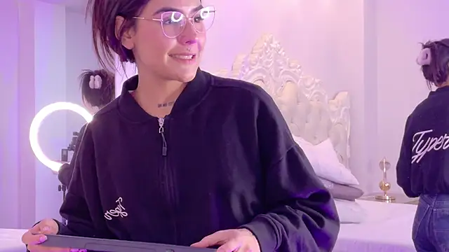 VioletBlaze's cam snapshot