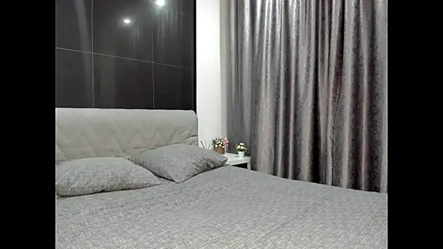 aloreana's cam snapshot