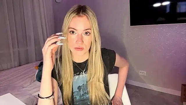 Between_Eeys's cam snapshot