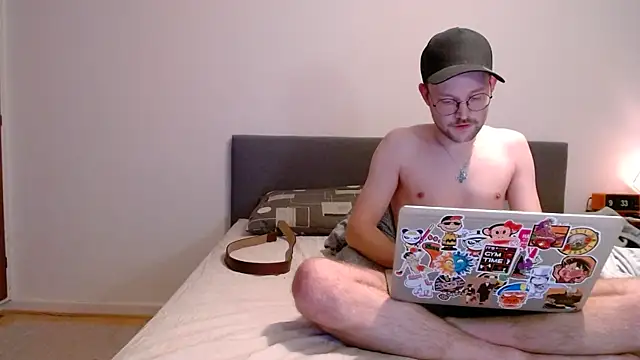 _whoisthatguy_'s cam snapshot