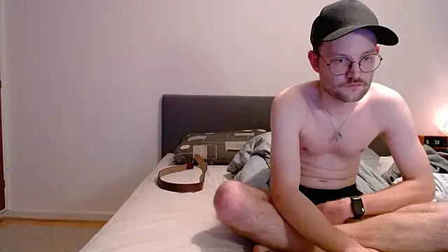 _whoisthatguy_'s cam snapshot