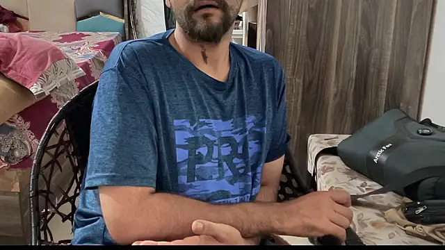 MakeMeAwareAah's cam snapshot