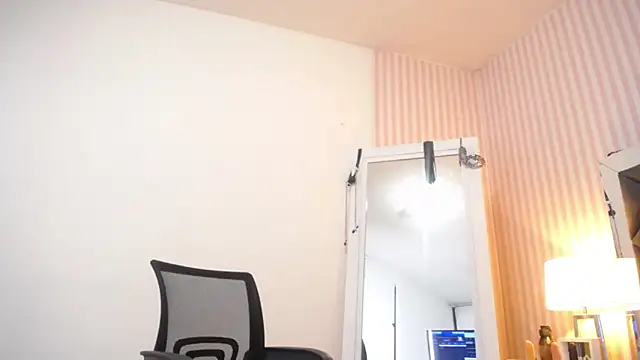 ViictoriaJones_'s cam snapshot