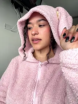 crystal_dlun's cam snapshot