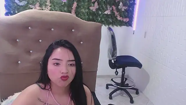 adara_cute_69's cam snapshot