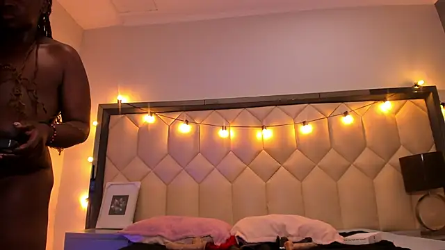 Scarletbigbug live sex cam