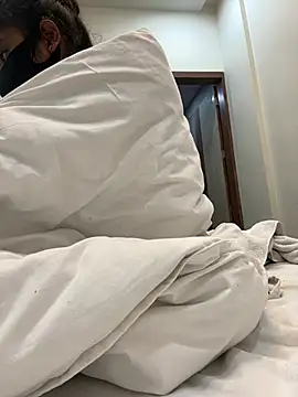 Riya_917 live sex cam