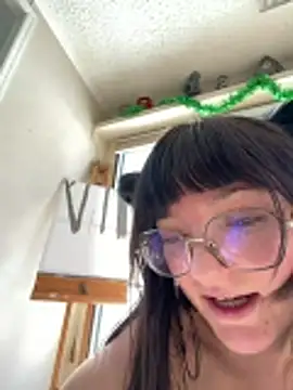 urpuppymoon's cam snapshot