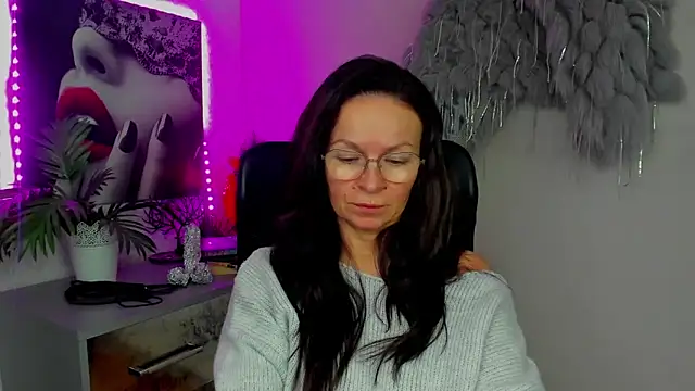 HelenLuxx's cam snapshot