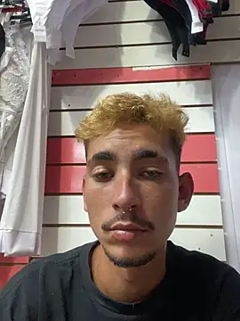 GuioficialBr's cam snapshot