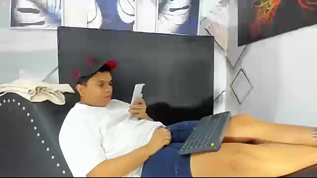 Candy_bhraun live sex cam