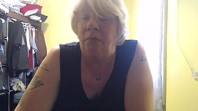 canadiancougar1965's cam snapshot