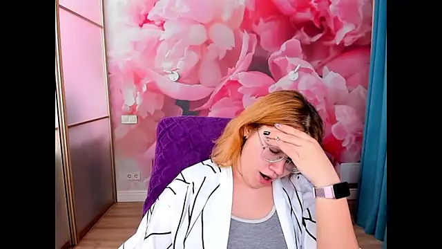 AngelinaLow live sex cam