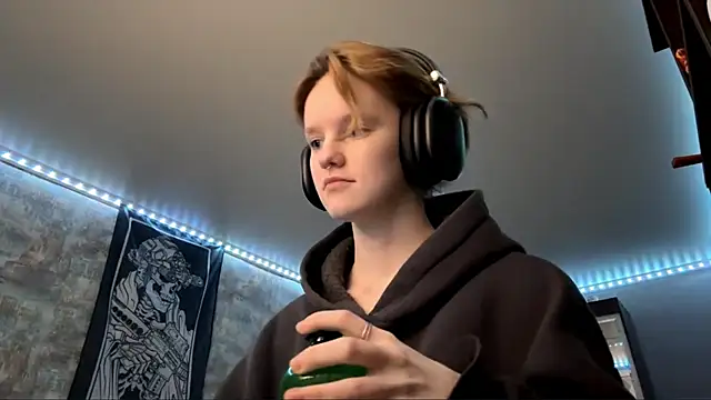 CutieGoga's cam snapshot