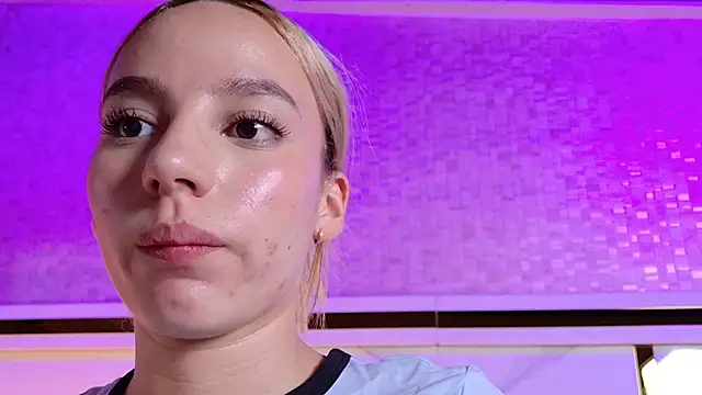 ambar_rosse25's cam snapshot